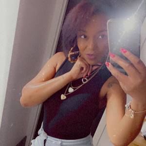 Meet your Posher, Latoya